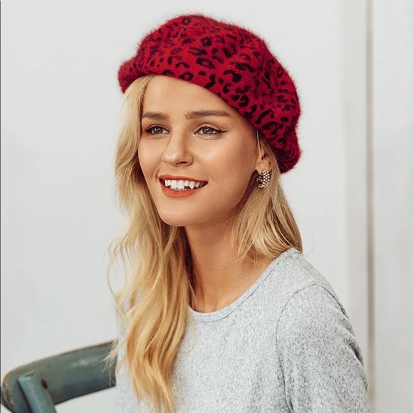 Red Beret - Picture 3 of 5